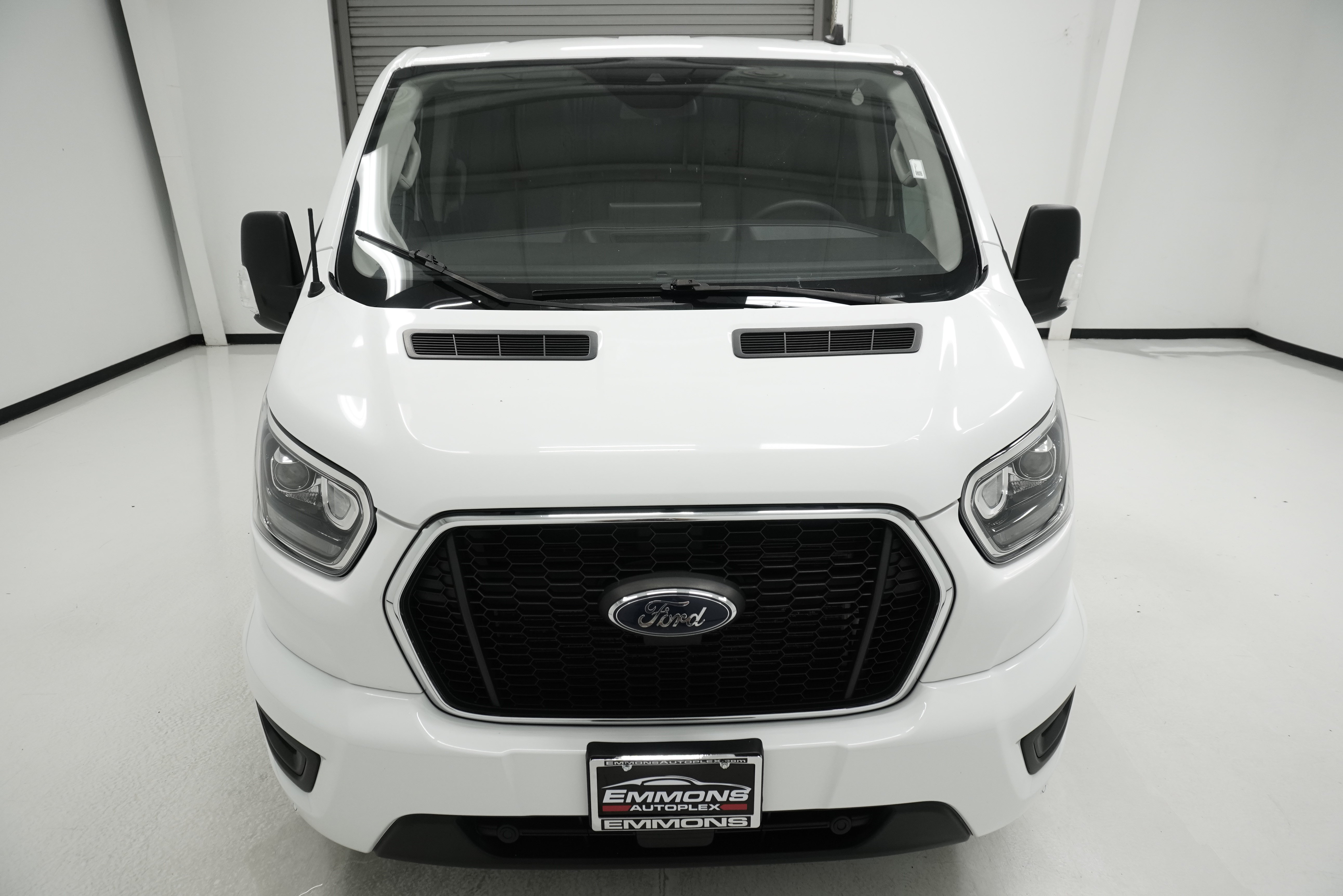 Used 2023 Ford Transit 350 XLT RWD image 2