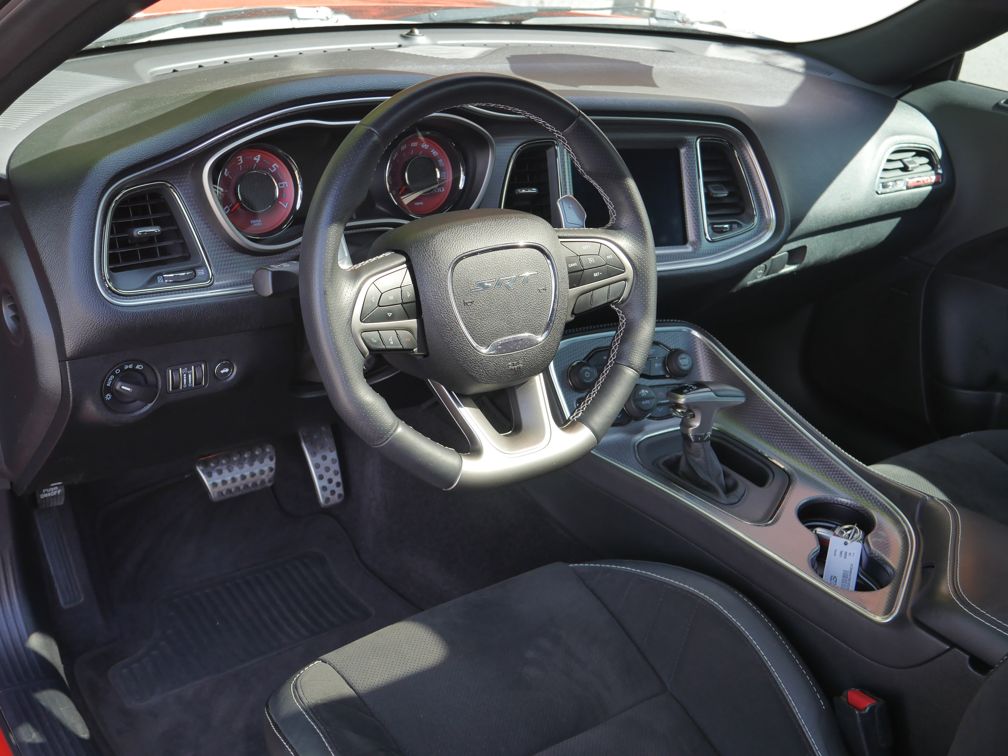 Used 2018 Dodge Challenger SRT Hellcat RWD image 4