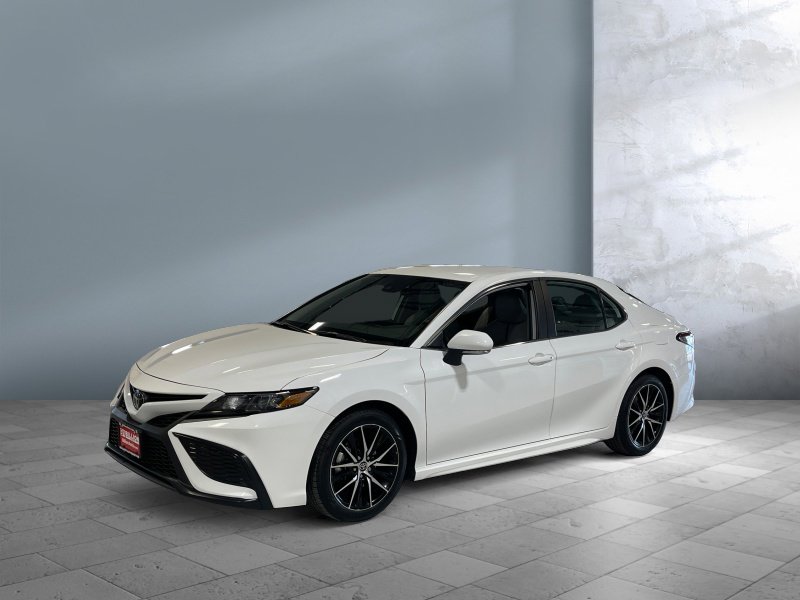 Certified 2023 Toyota Camry SE image 1