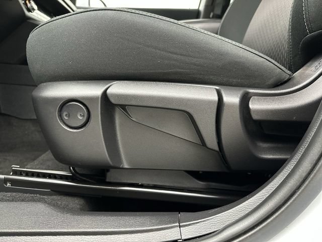 Used 2023 Mitsubishi Outlander ES AWD/4WD image 14