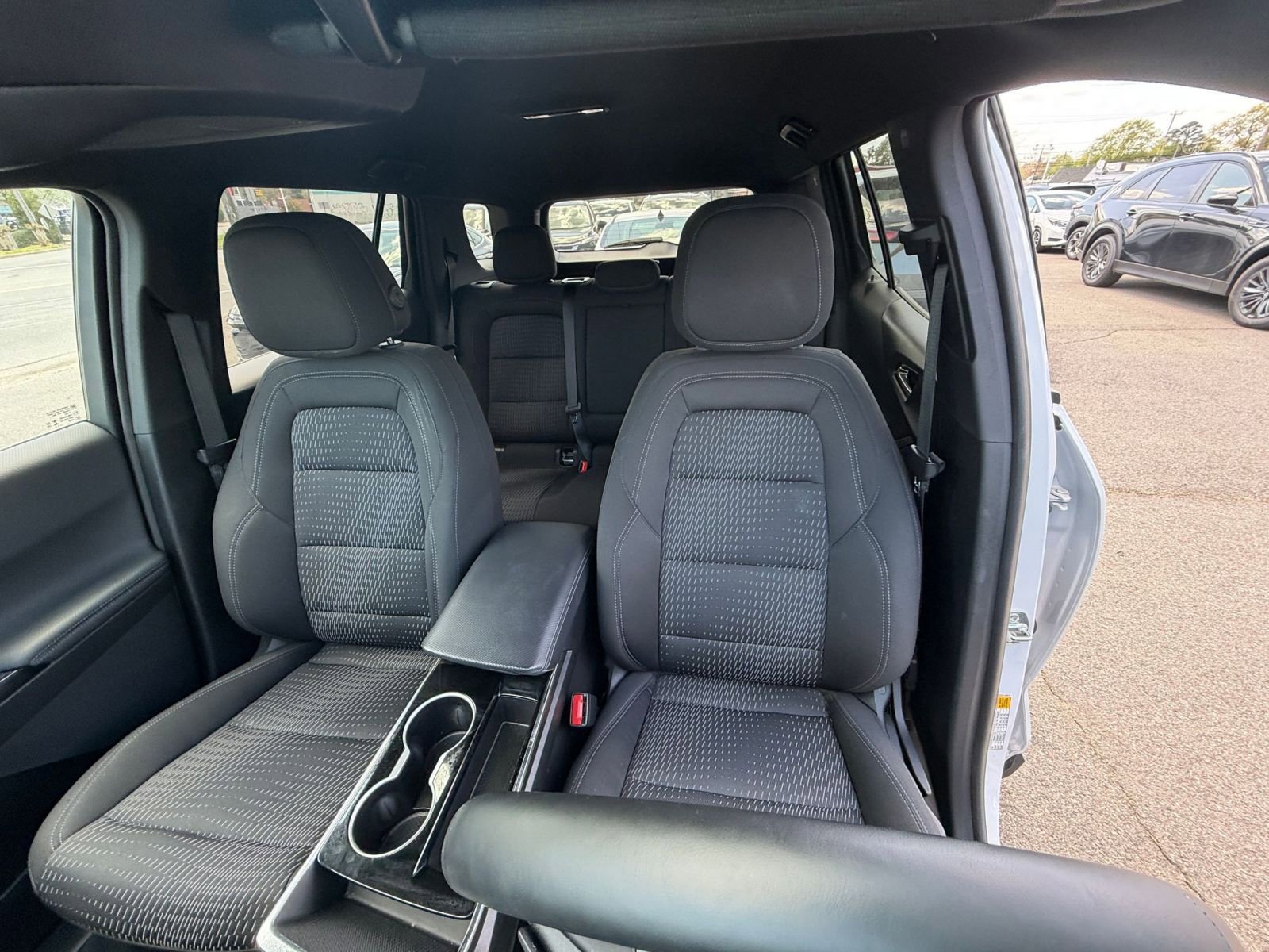Used 2025 Chevrolet Equinox LT FWD image 36