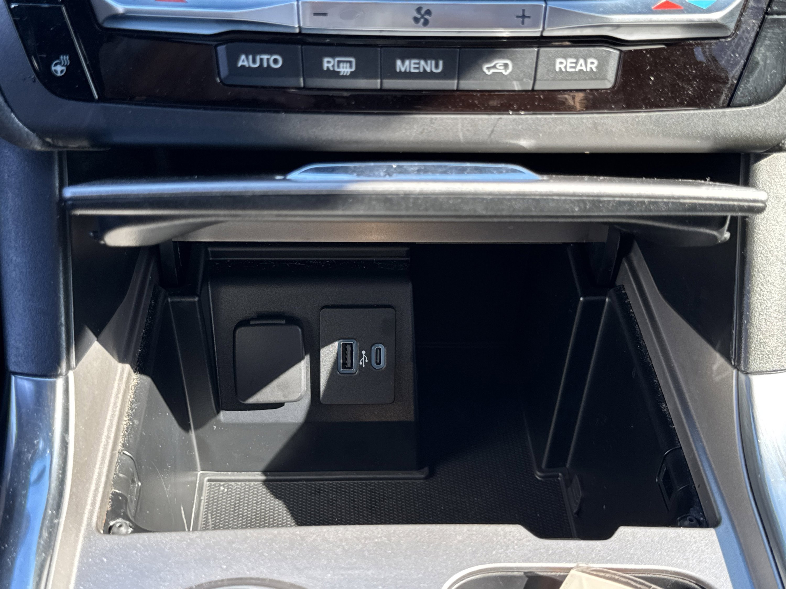 Used 2020 Ford Explorer XLT w/ Equipment Group 202A image 83