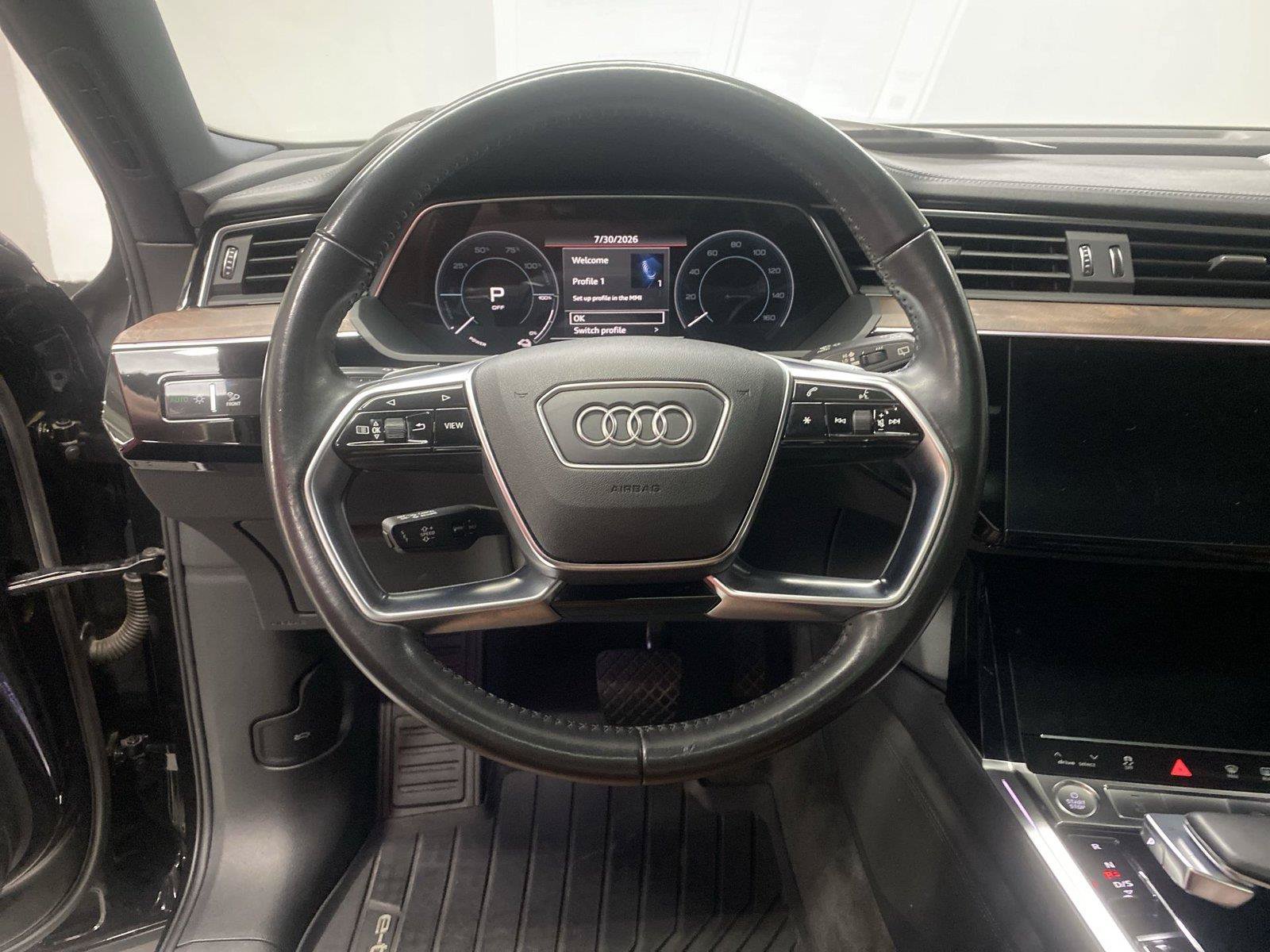 Used 2019 Audi e-tron Prestige w/ Prestige Package AWD/4WD image 15