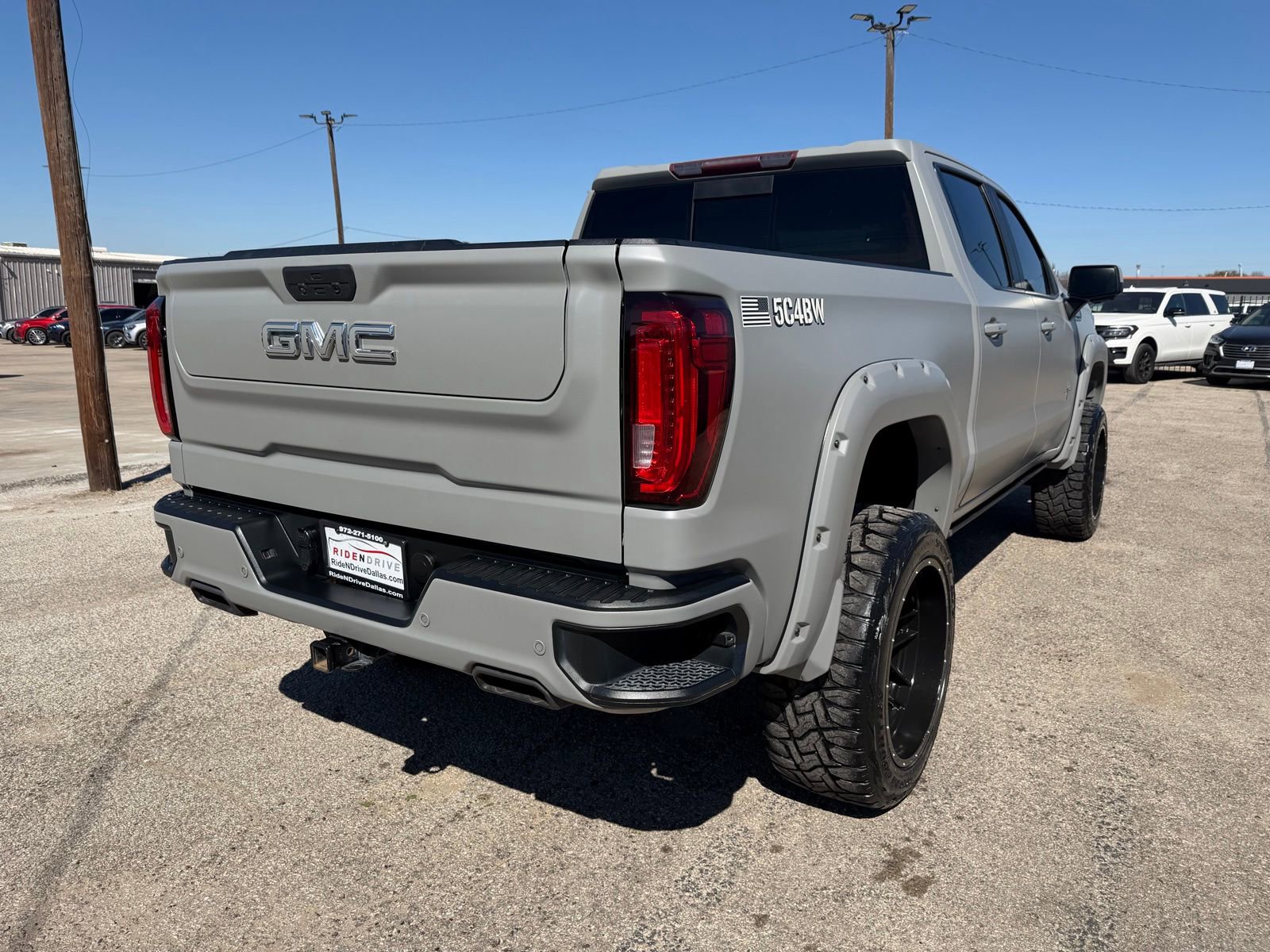 Used 2020 GMC Sierra 1500 SLT w/ SLT Premium Plus Package AWD/4WD image 7