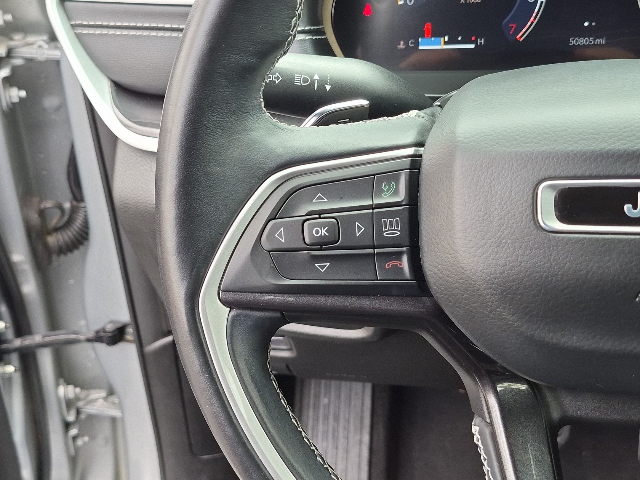 Used 2021 Jeep Grand Cherokee L Laredo AWD/4WD image 19