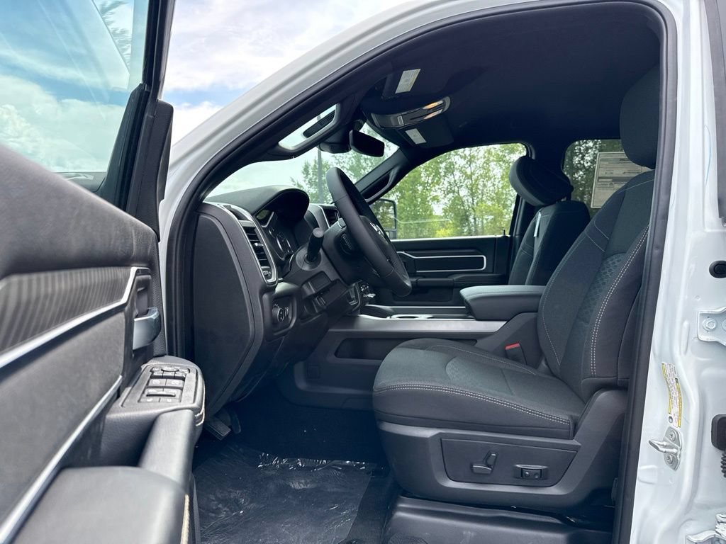 New 2026 RAM 2500 Big Horn AWD/4WD image 21