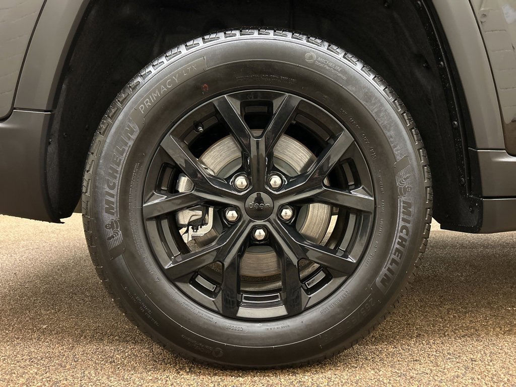 Used 2025 Jeep Grand Cherokee L Altitude image 30