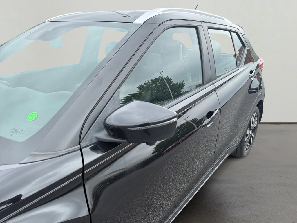 Used 2020 Nissan Kicks SR w/ SR Premium Package FWD image 10
