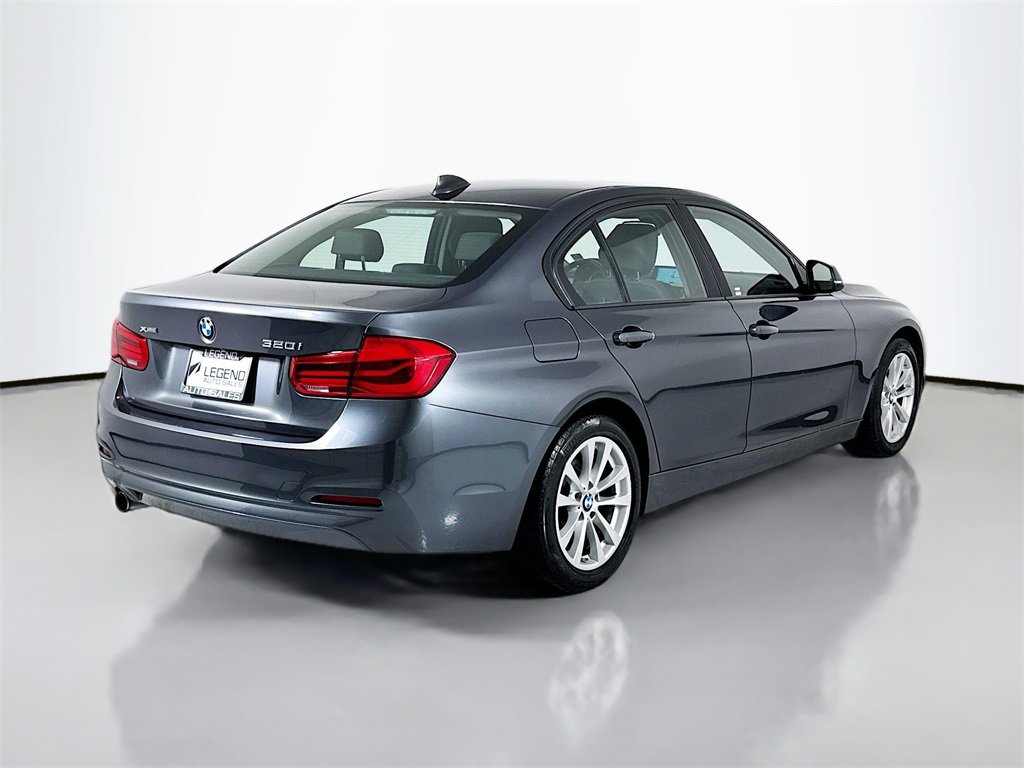 Used 2018 BMW 320i xDrive Sedan image 5