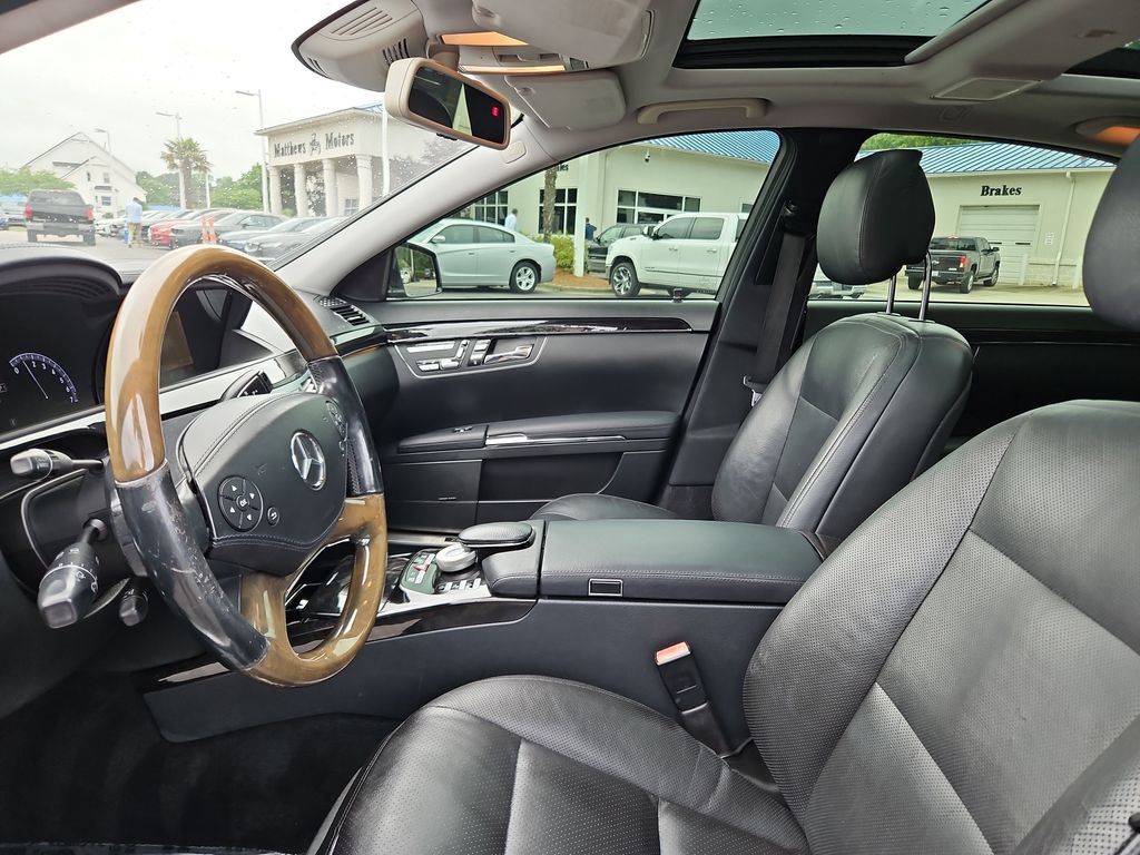 Used 2011 Mercedes-Benz S 550 w/ Sport Pkg image 23
