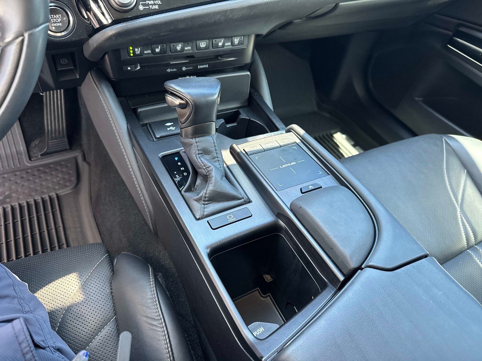 Certified 2022 Lexus ES 350 Ultra Luxury w/ Accessory Package 2 FWD image 23