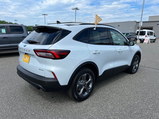 Certified 2025 Ford Escape ST-Line Select AWD/4WD image 7