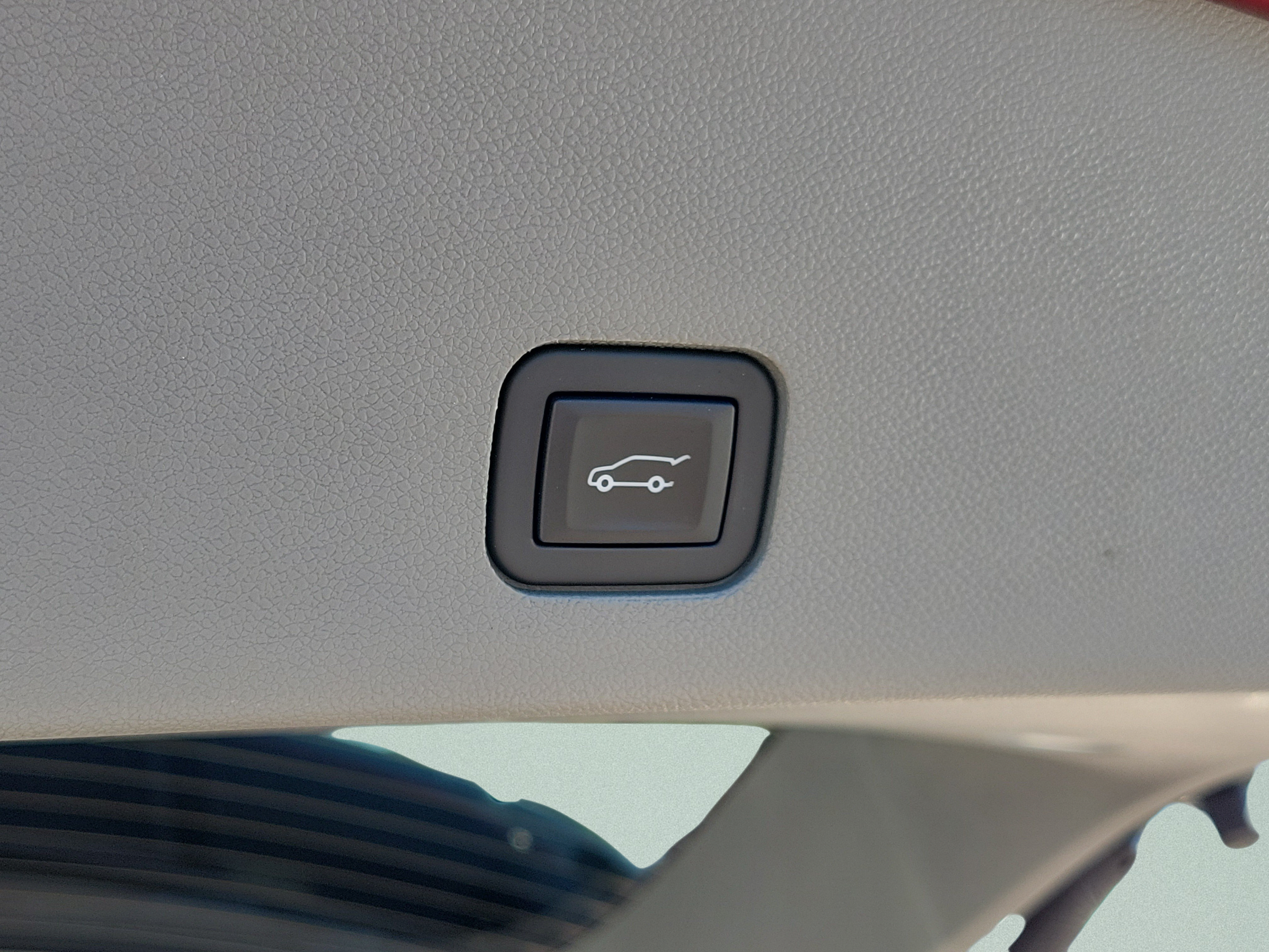 Used 2024 Cadillac XT6 Premium Luxury FWD image 6