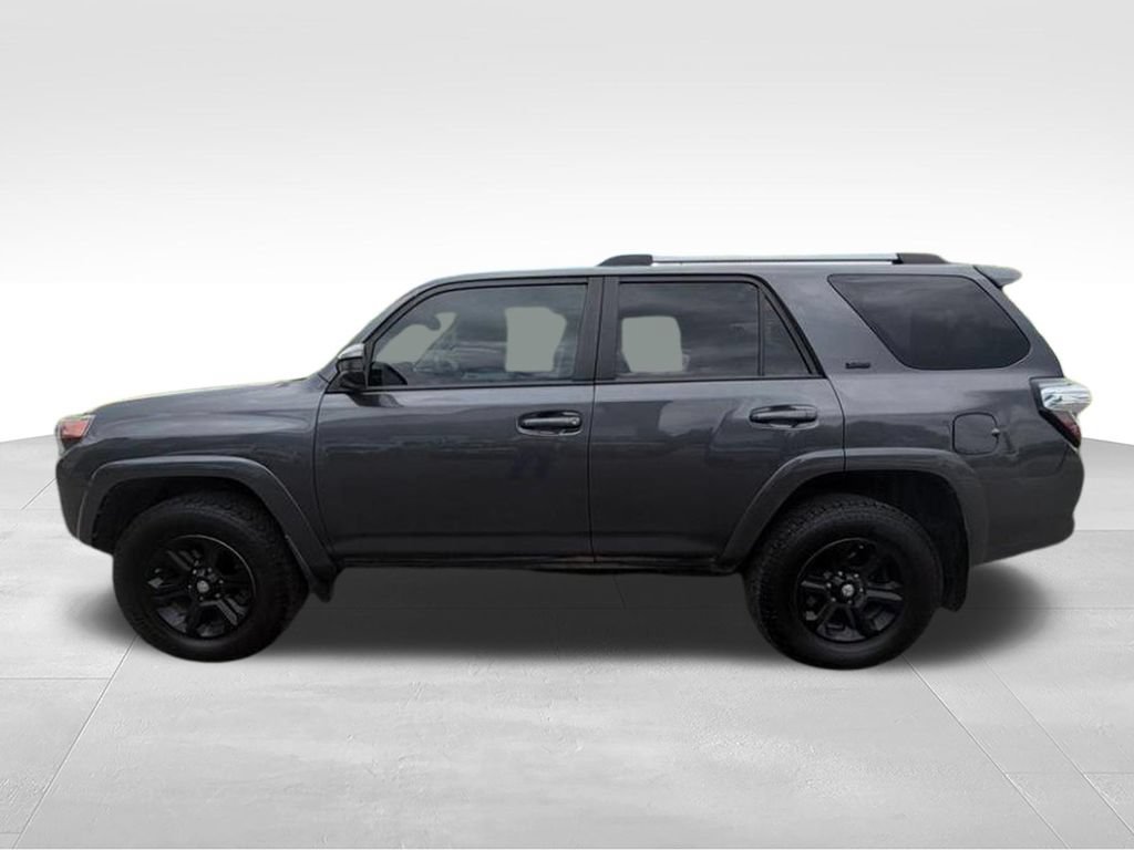 Used 2021 Toyota 4Runner SR5 AWD/4WD image 2