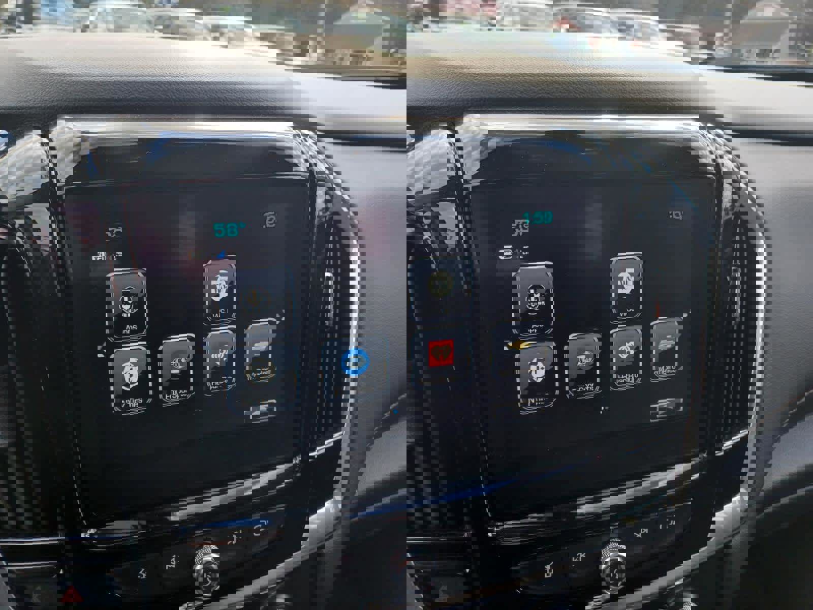 Used 2018 Chevrolet Traverse LT image 11