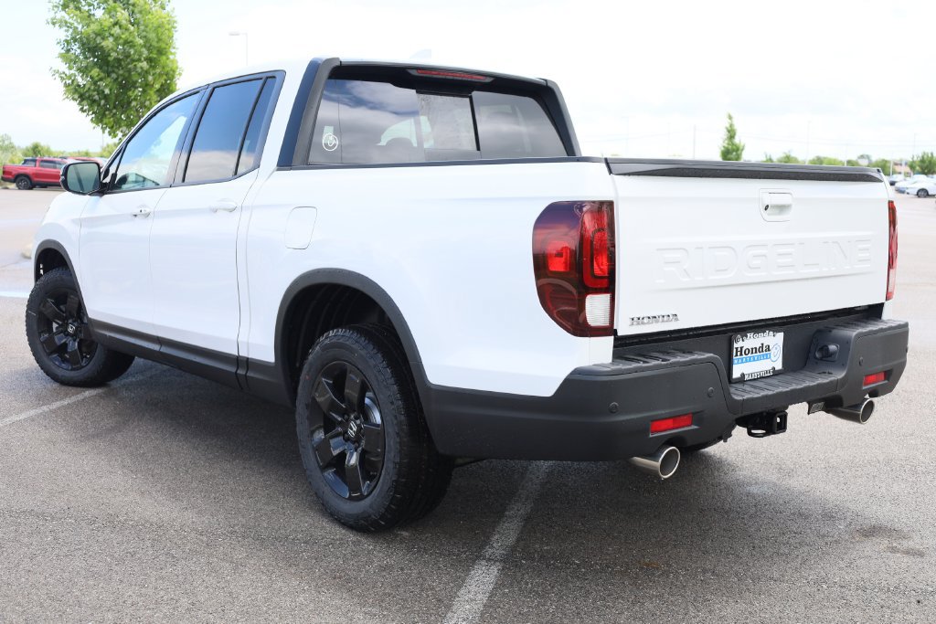 New 2026 Honda Ridgeline Black Edition image 4