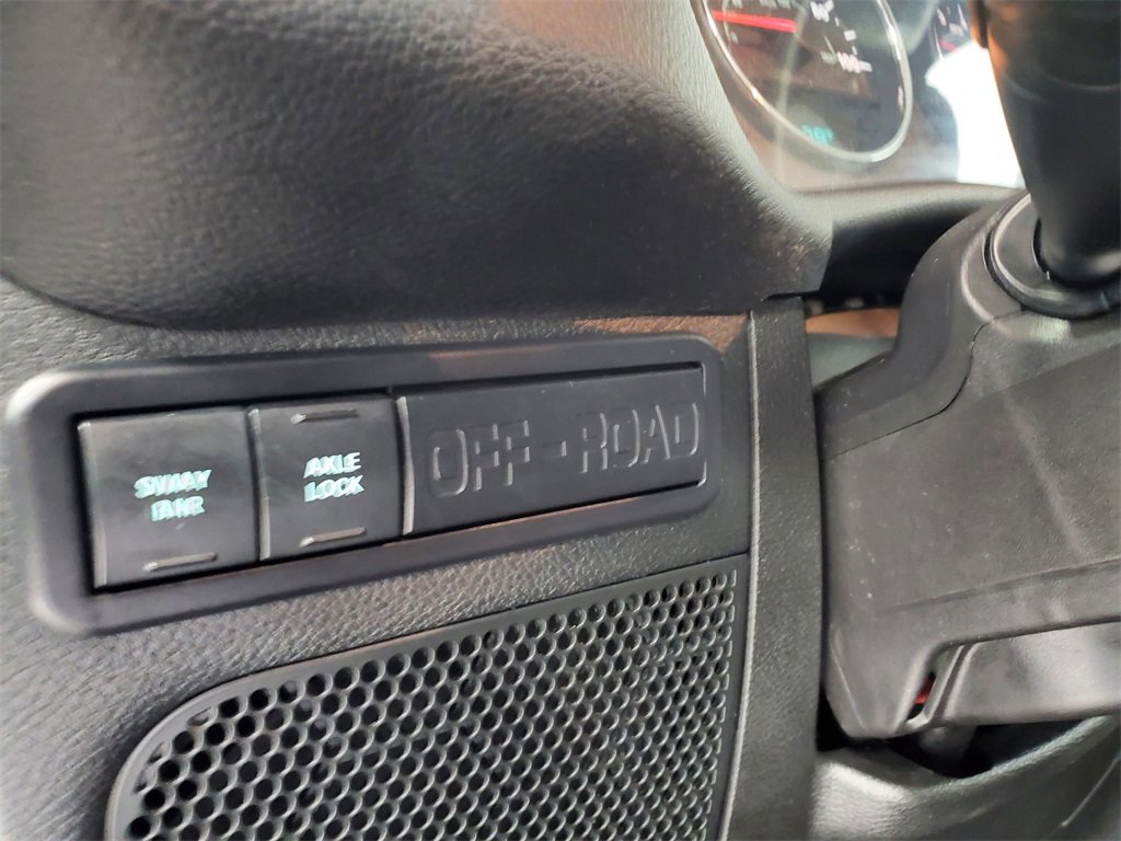 Used 2018 Jeep Wrangler Unlimited Rubicon w/ Cold Weather Group image 9