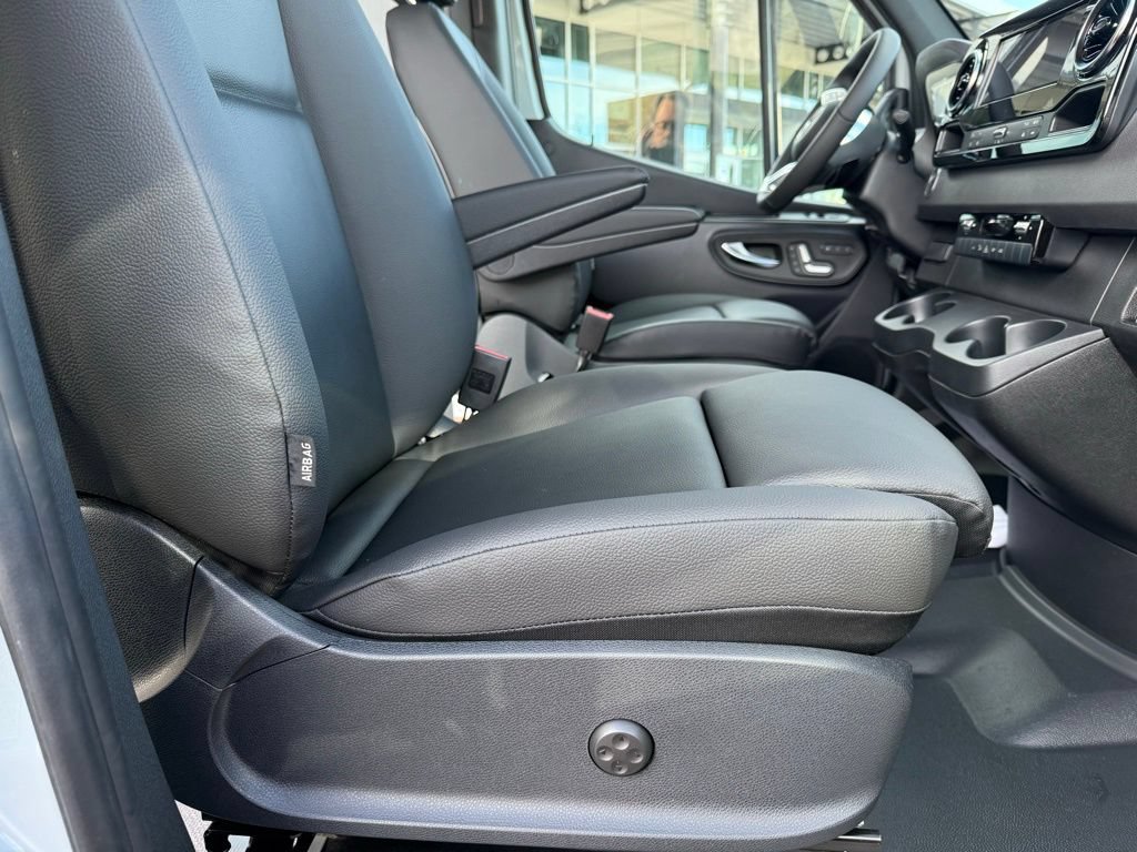 New 2025 Mercedes-Benz Sprinter 2500 image 16