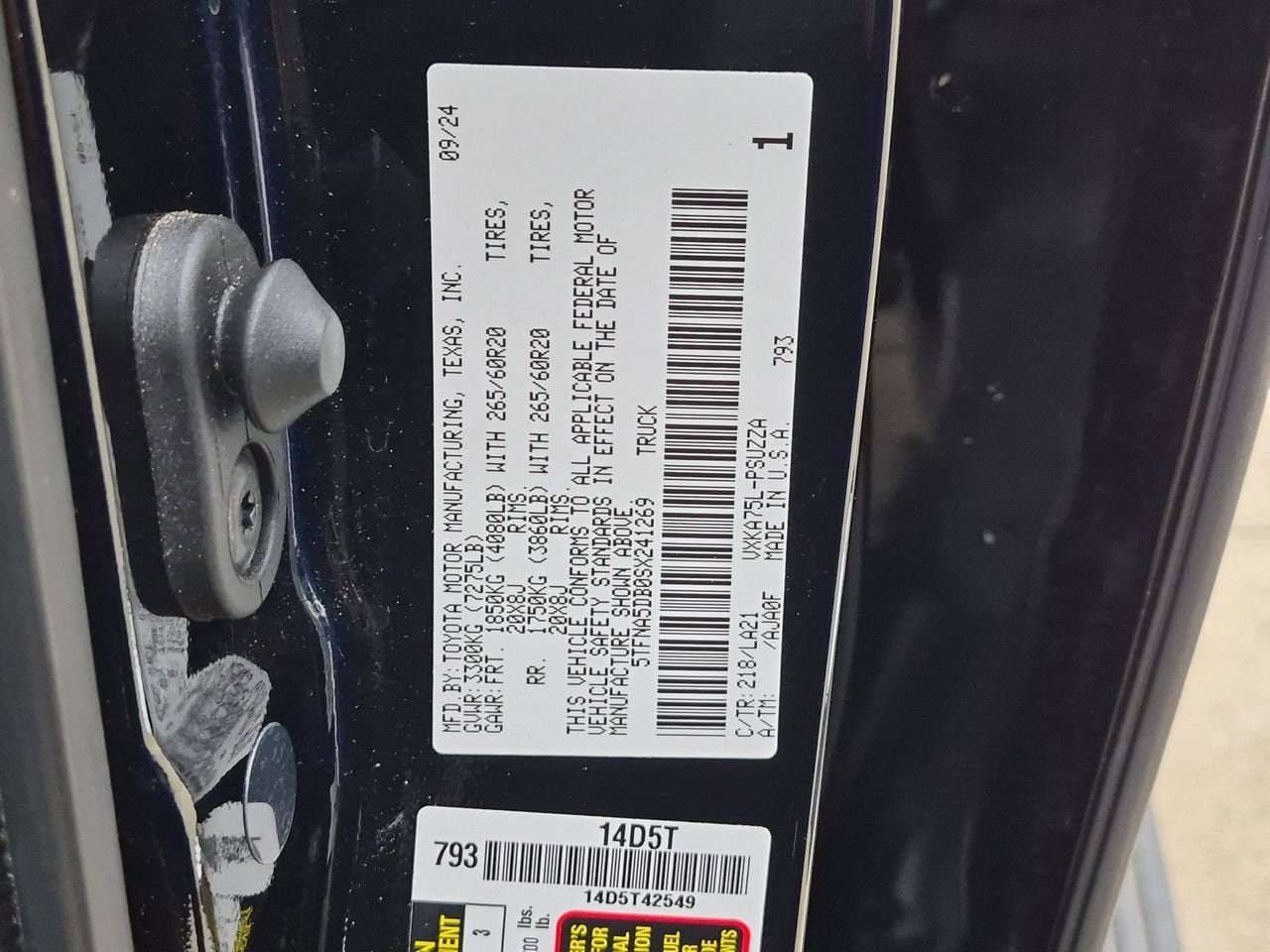 Used 2025 Toyota Tundra Platinum AWD/4WD image 27