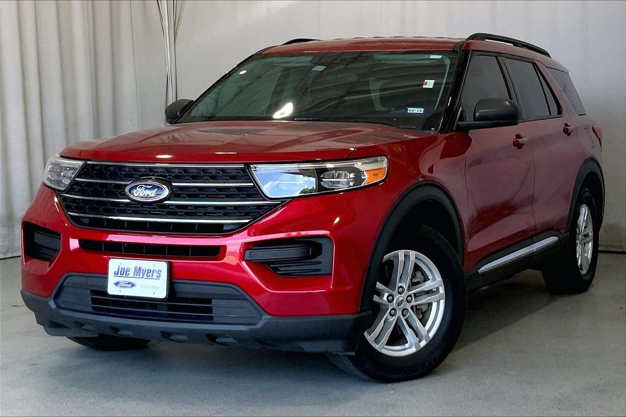 Used 2023 Ford Explorer XLT RWD image 2