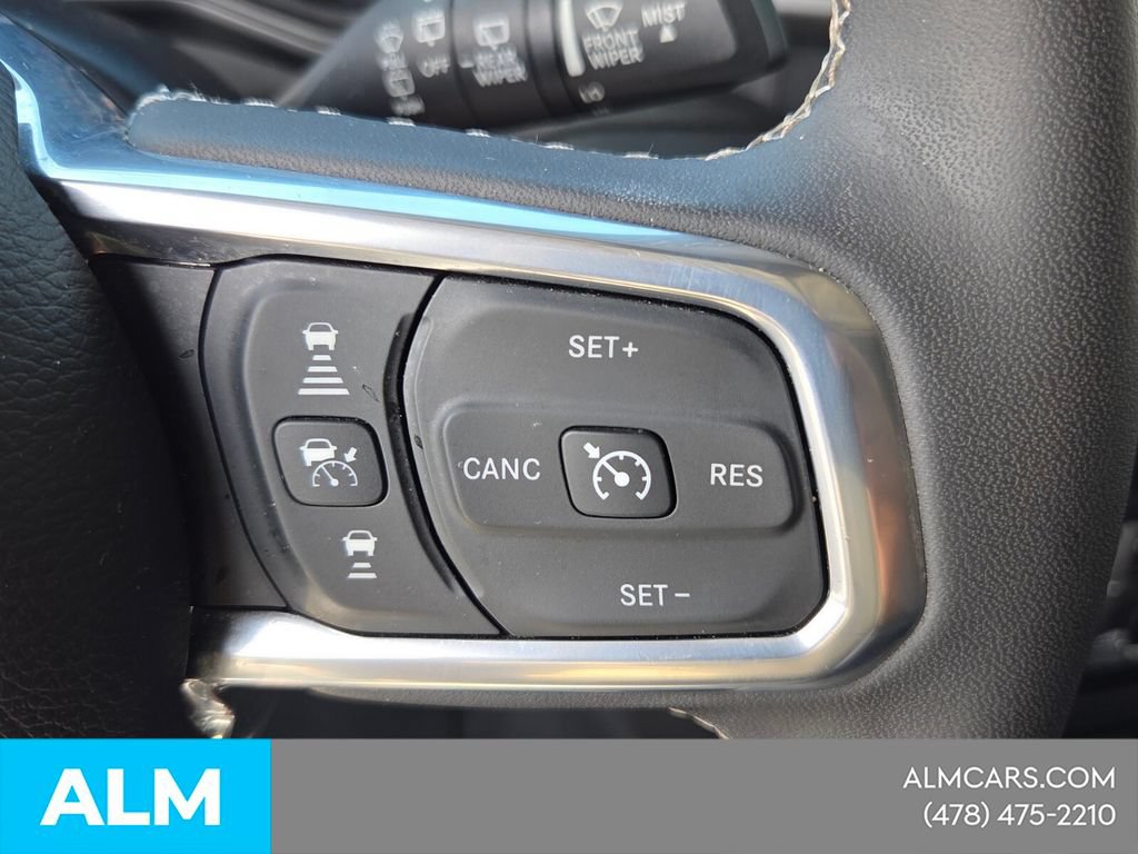 Used 2025 Jeep Wrangler Unlimited Sahara AWD/4WD image 24