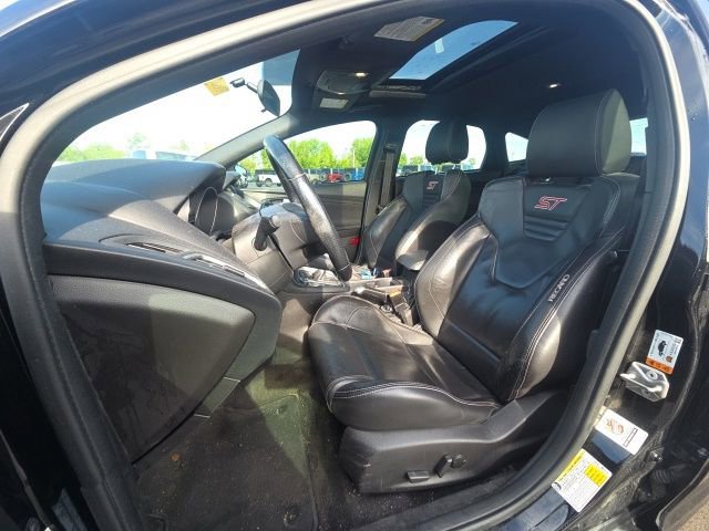 Used 2017 Ford Focus ST w/ Equipment Group 402A FWD image 22
