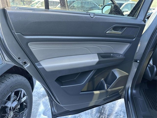 Certified 2022 Volkswagen Atlas SE image 18