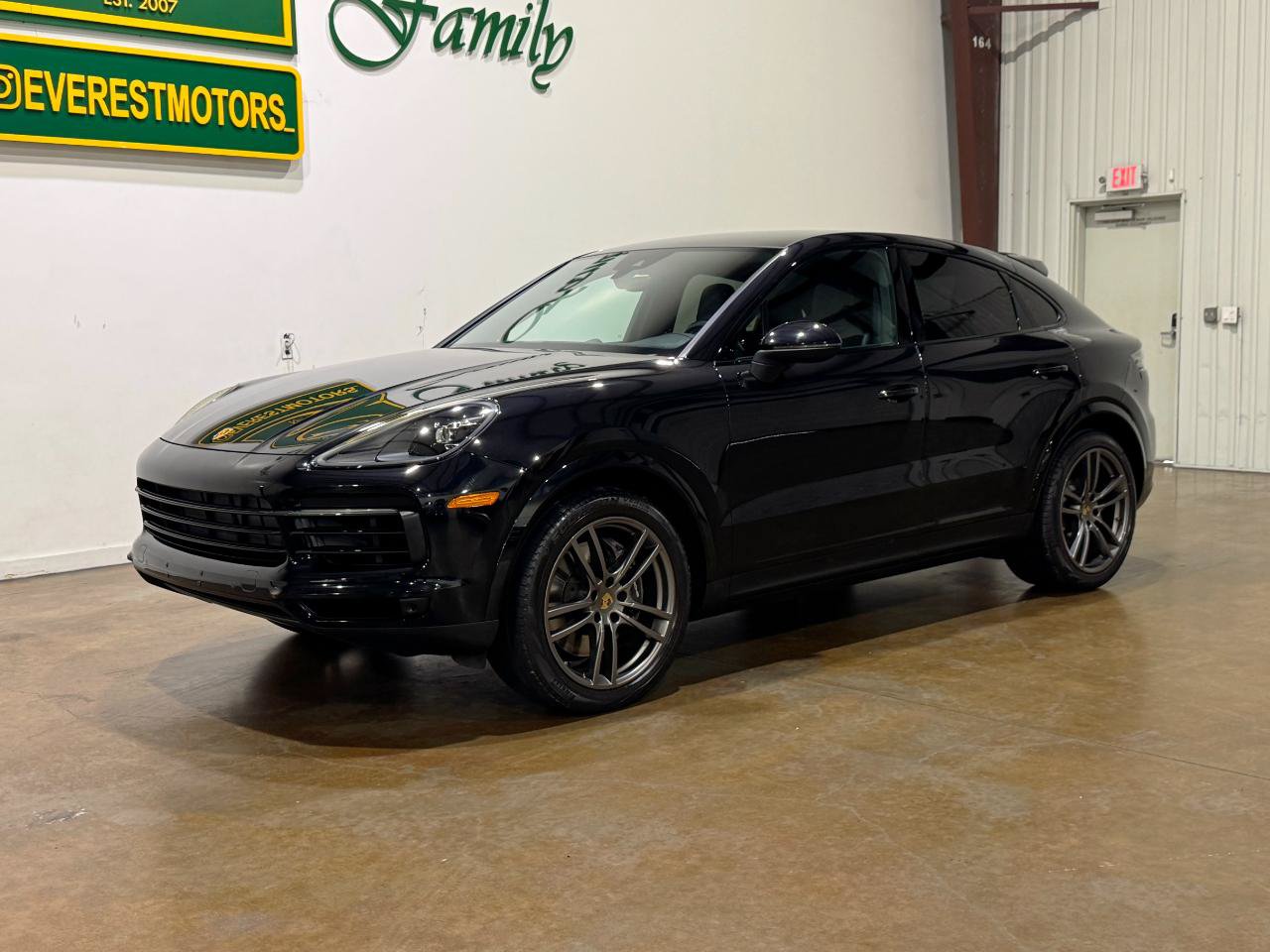 Used 2022 Porsche Cayenne Coupe AWD/4WD image 3