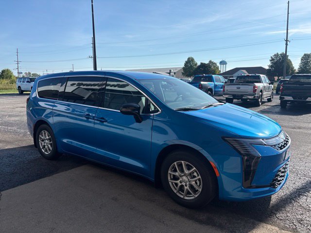 New 2027 Chrysler Pacifica Select FWD image 9