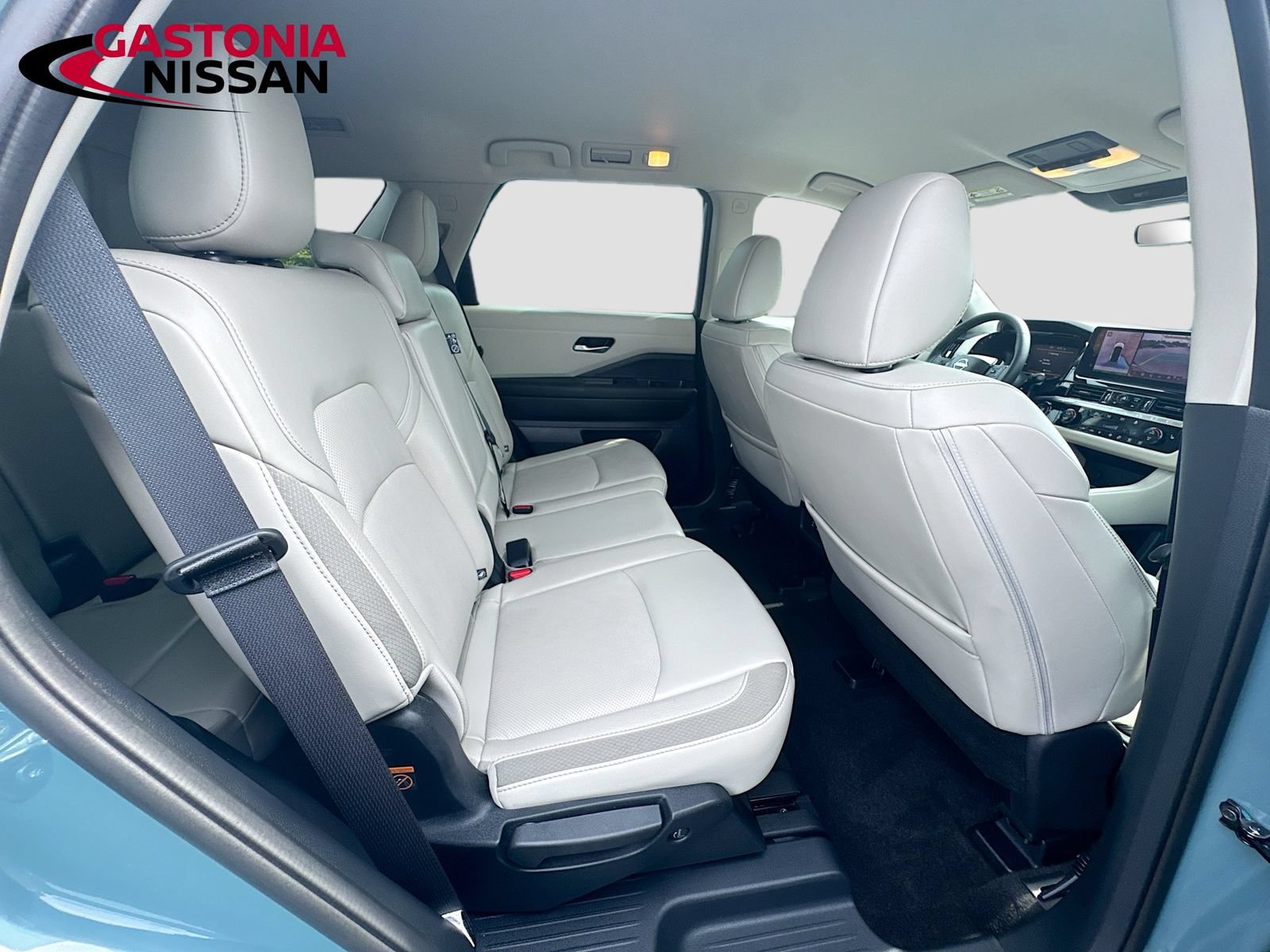 Used 2026 Nissan Pathfinder SL FWD image 37