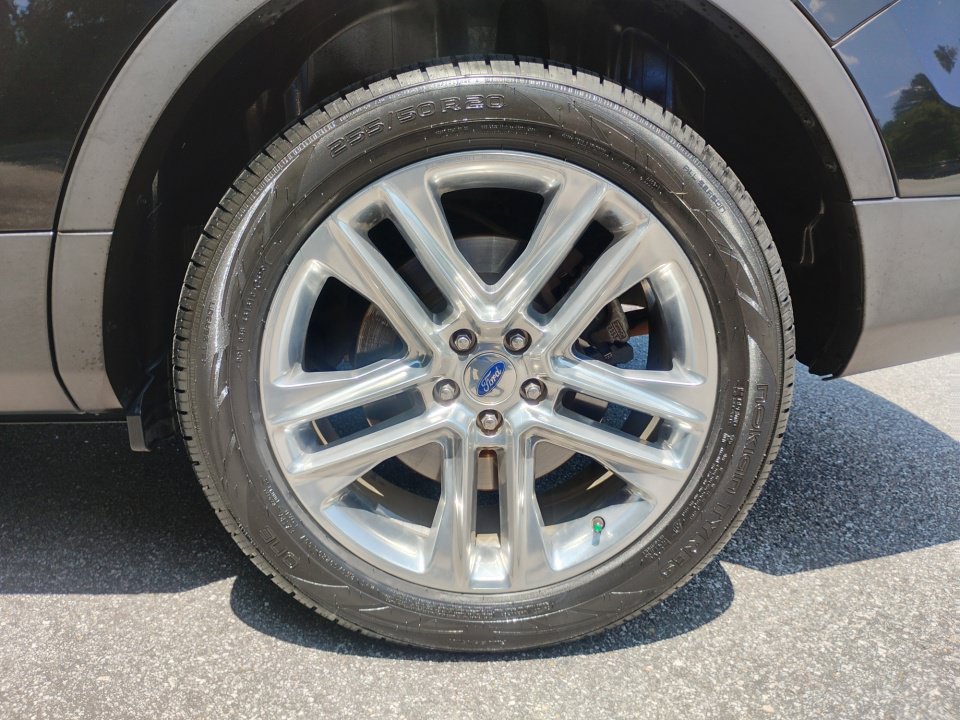 Used 2017 Ford Explorer Limited w/ Equipment Group 301A FWD image 26