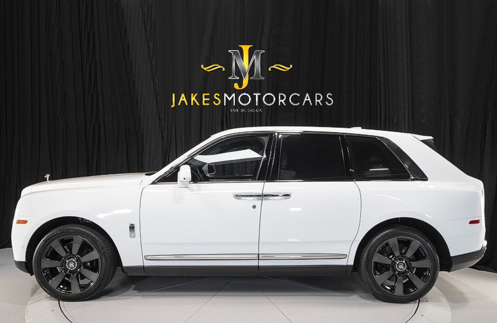 Used 2020 Rolls-Royce Cullinan image 2