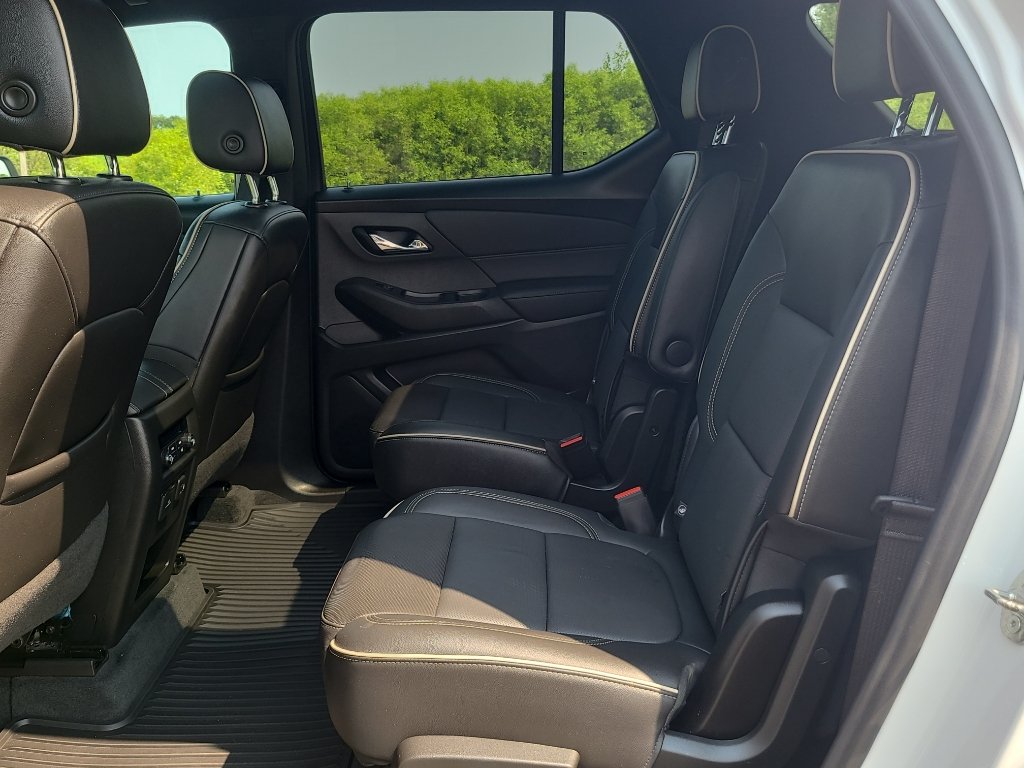 Used 2022 Chevrolet Traverse Premier w/ Redline Edition AWD/4WD image 37