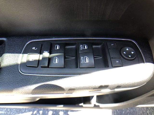 Used 2015 Chrysler 300 Limited RWD image 13