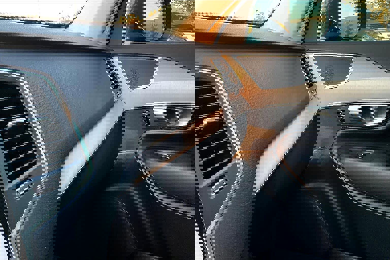 Used 2024 Volvo XC90 B5 Core w/ Protection Package Premier image 27