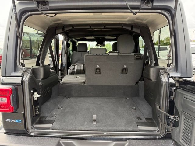 Used 2024 Jeep Wrangler Unlimited w/ Convenience Group image 38