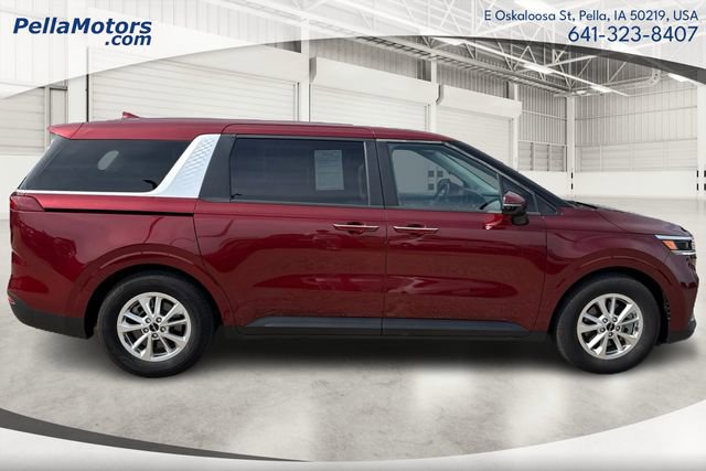 Used 2023 Kia Carnival LX FWD image 2