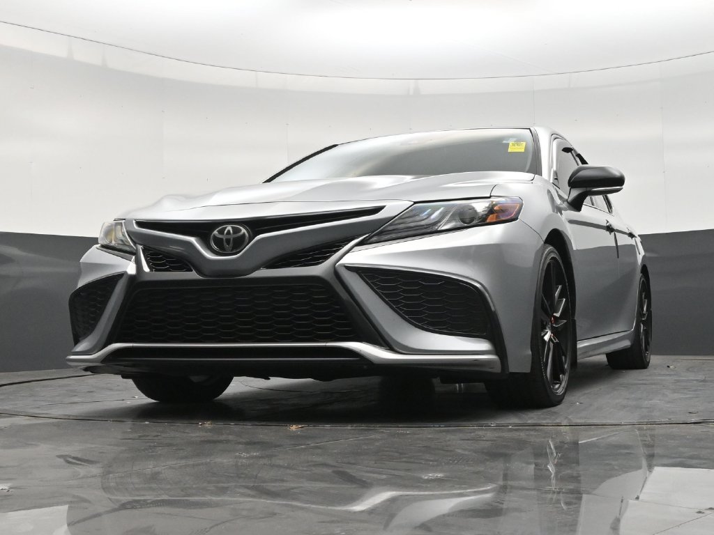 Used 2022 Toyota Camry XSE FWD image 27