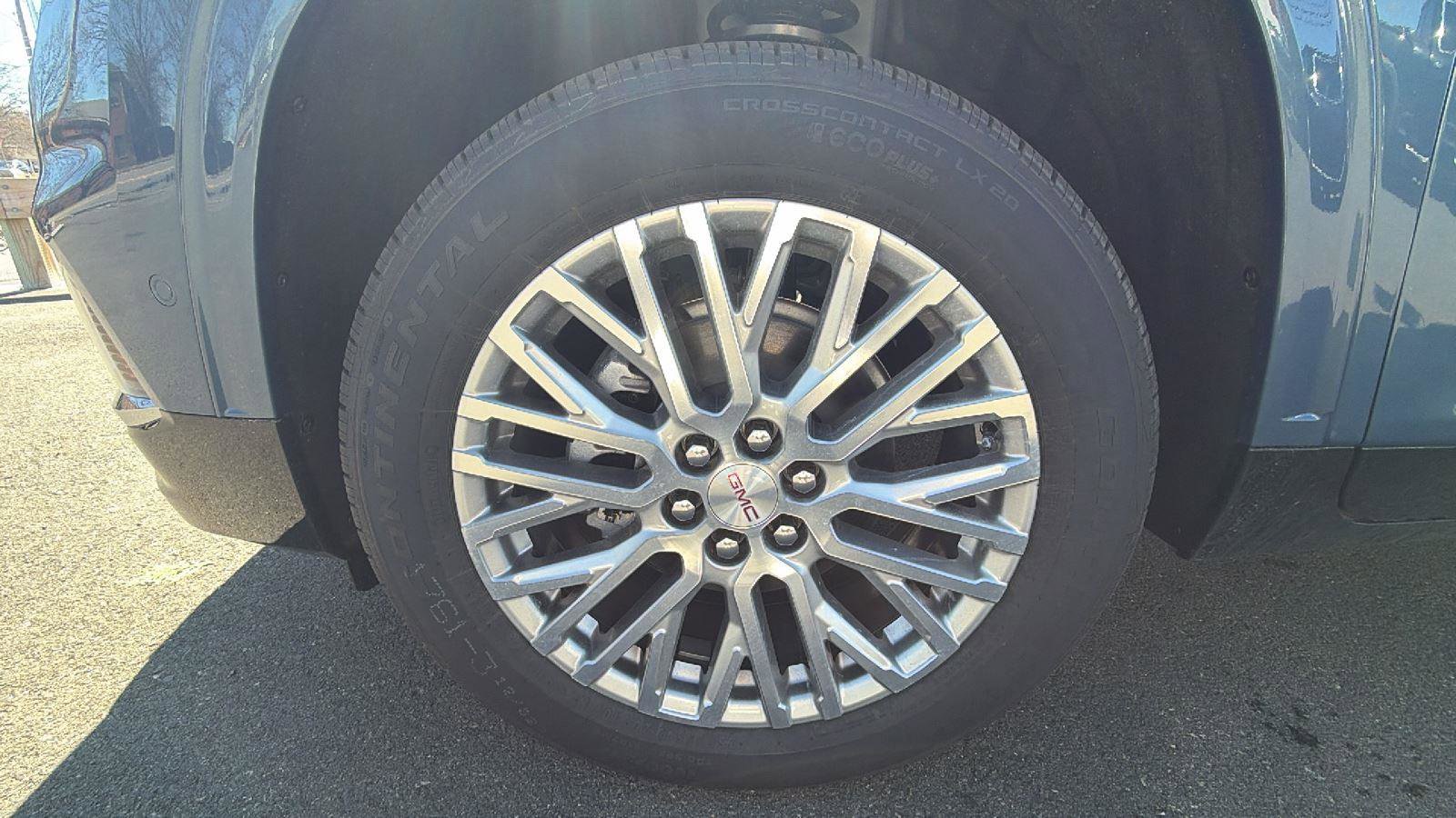 New 2026 GMC Acadia Denali w/ Super Cruise Package image 9