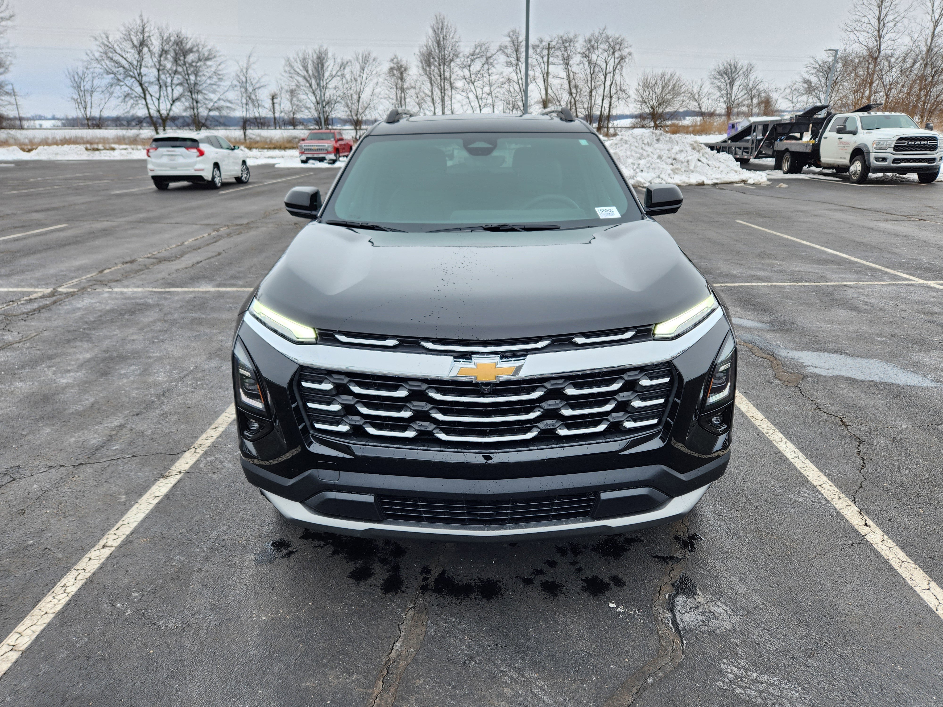 New 2026 Chevrolet Equinox LT w/ Convenience Package II image 2