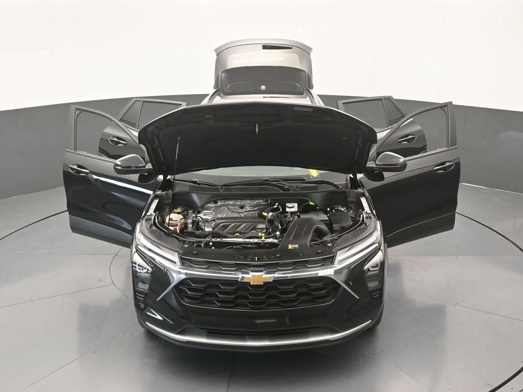 Used 2025 Chevrolet Trax LT FWD image 68