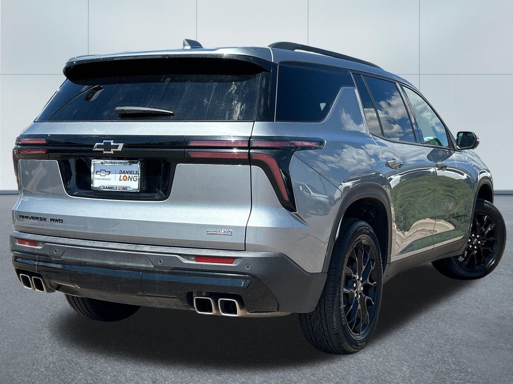 Used 2025 Chevrolet Traverse LT w/ Midnight/Sport Edition AWD/4WD image 2