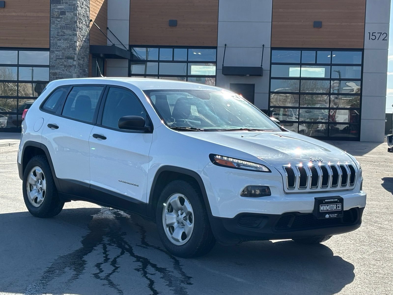 Used 2018 Jeep Cherokee Sport FWD image 1