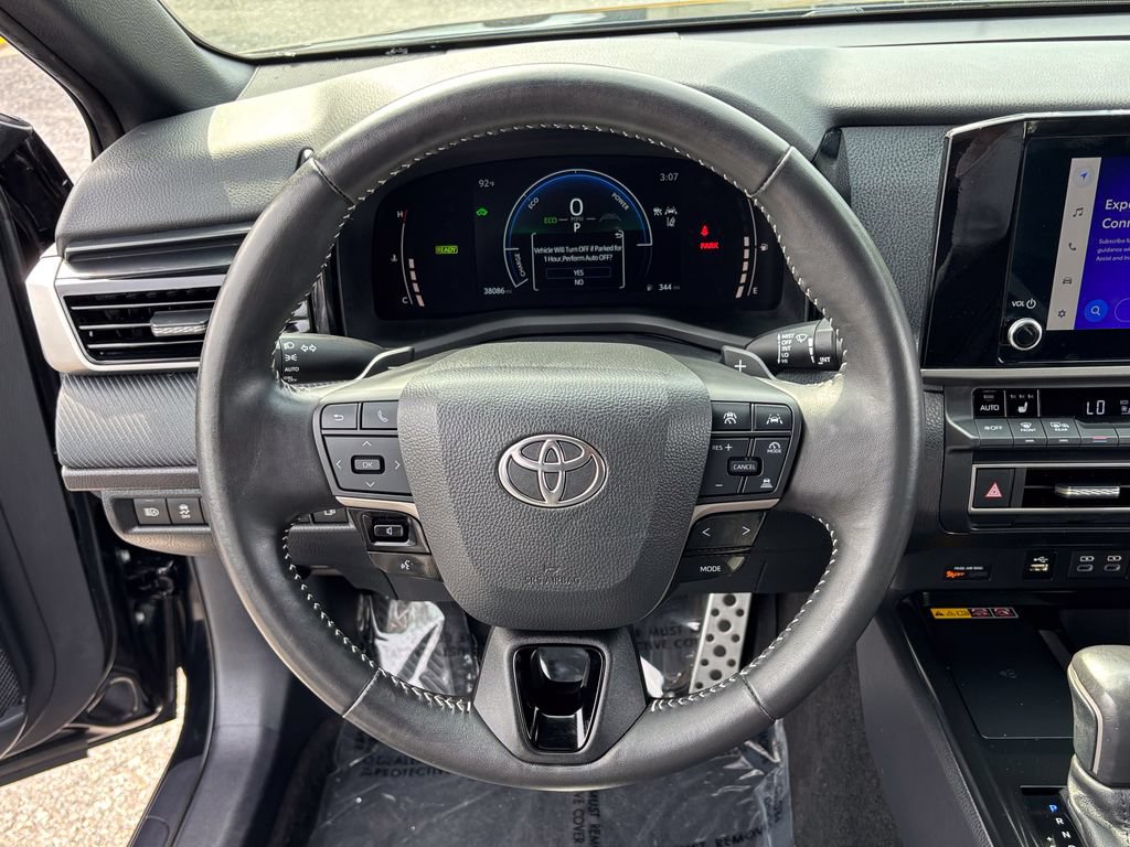 Used 2025 Toyota Camry SE w/ Convenience Package AWD/4WD image 29