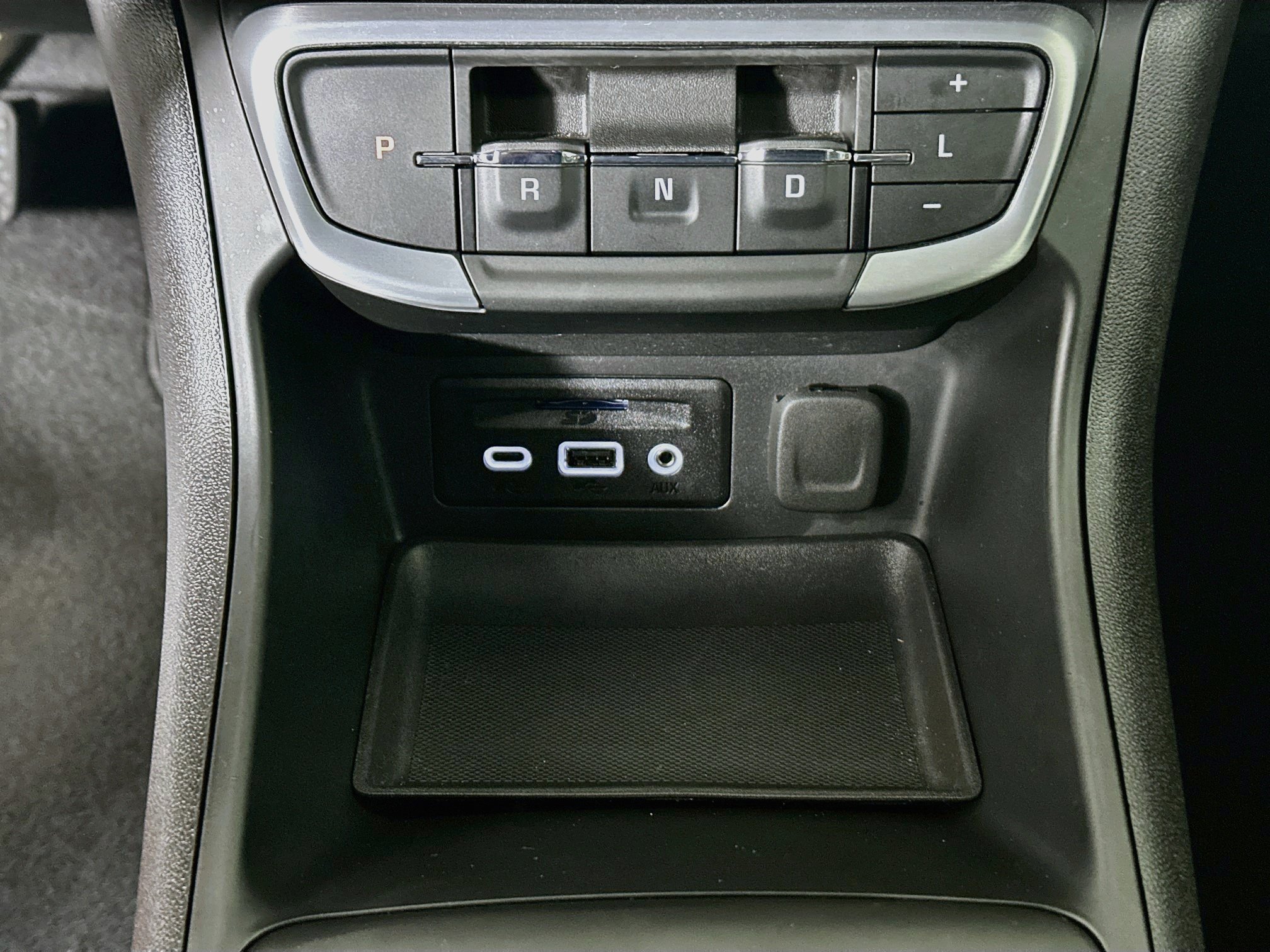 Used 2024 GMC Terrain SLT AWD/4WD image 21