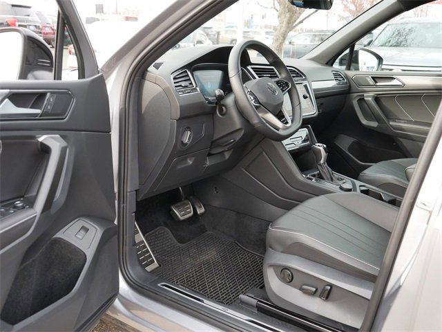 Certified 2024 Volkswagen Tiguan SE R-Line image 12