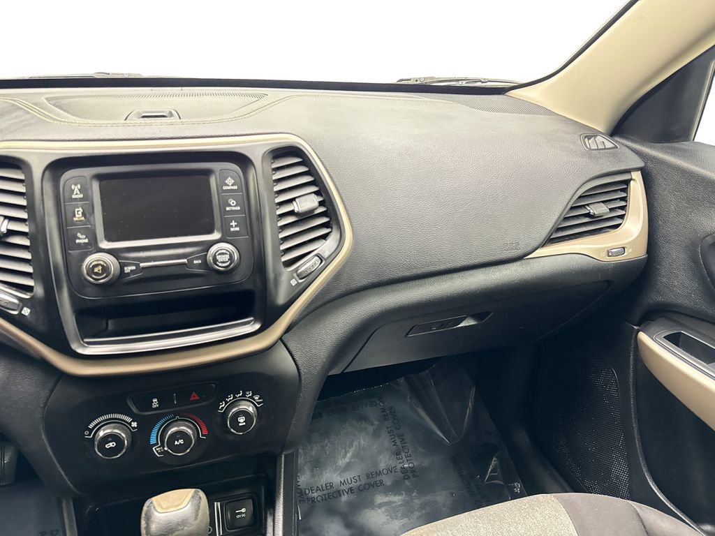 Used 2017 Jeep Cherokee Sport image 55