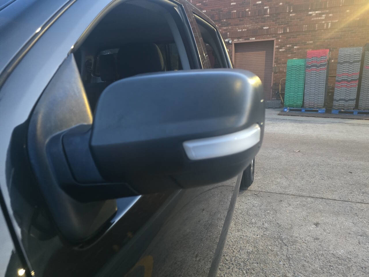 Used 2017 Nissan Titan SV image 38