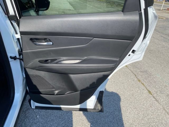Used 2025 Nissan Murano SV FWD image 21