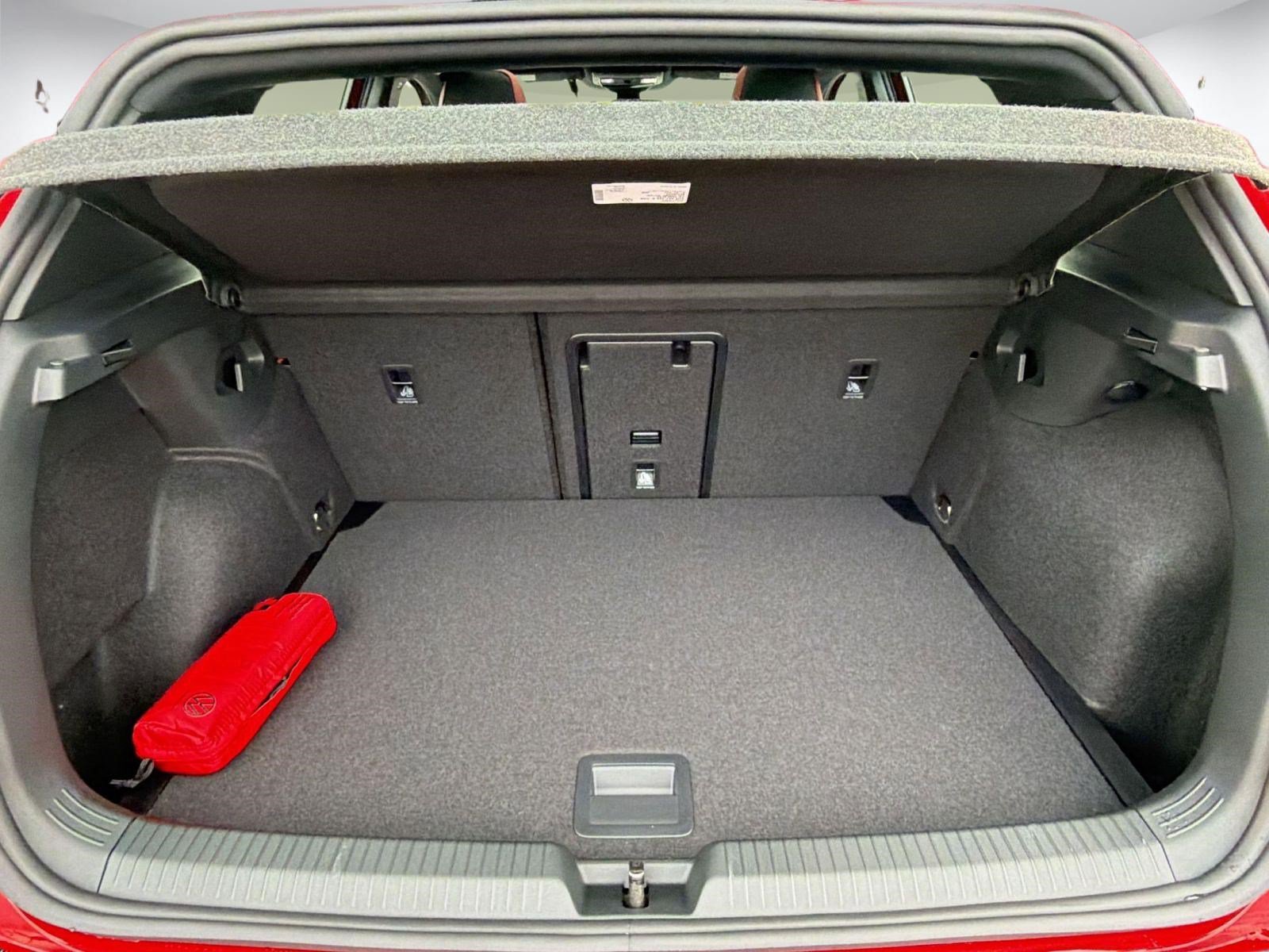 New 2026 Volkswagen Golf SE FWD image 28
